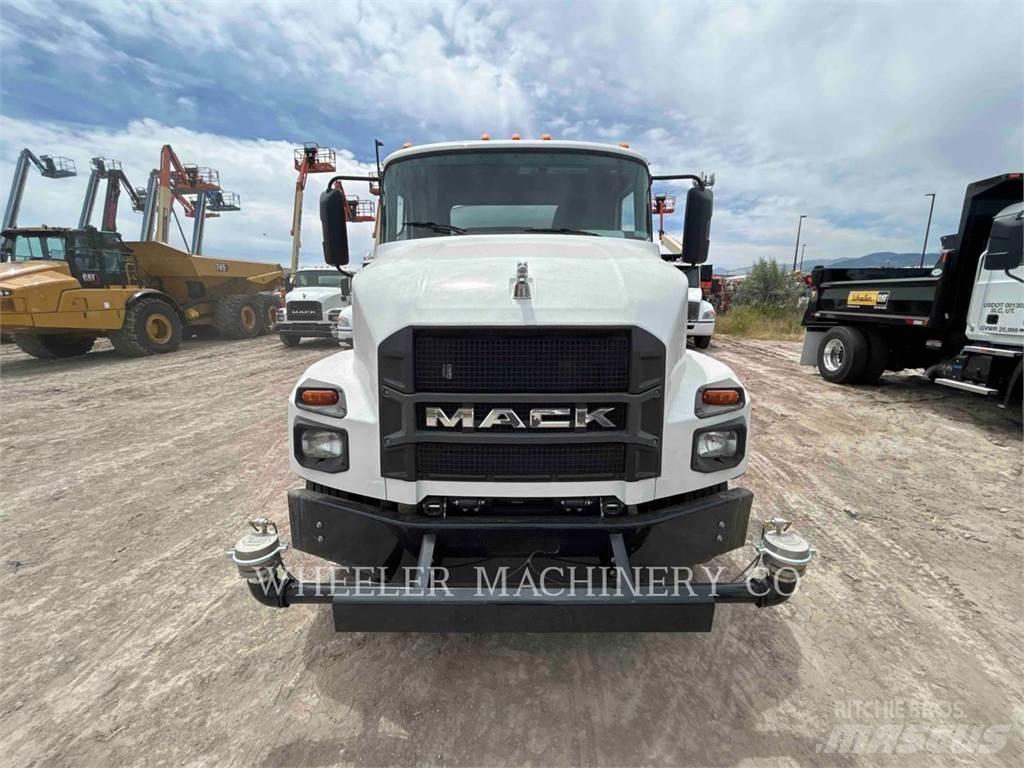 Mack WT2000 A Tankbiler