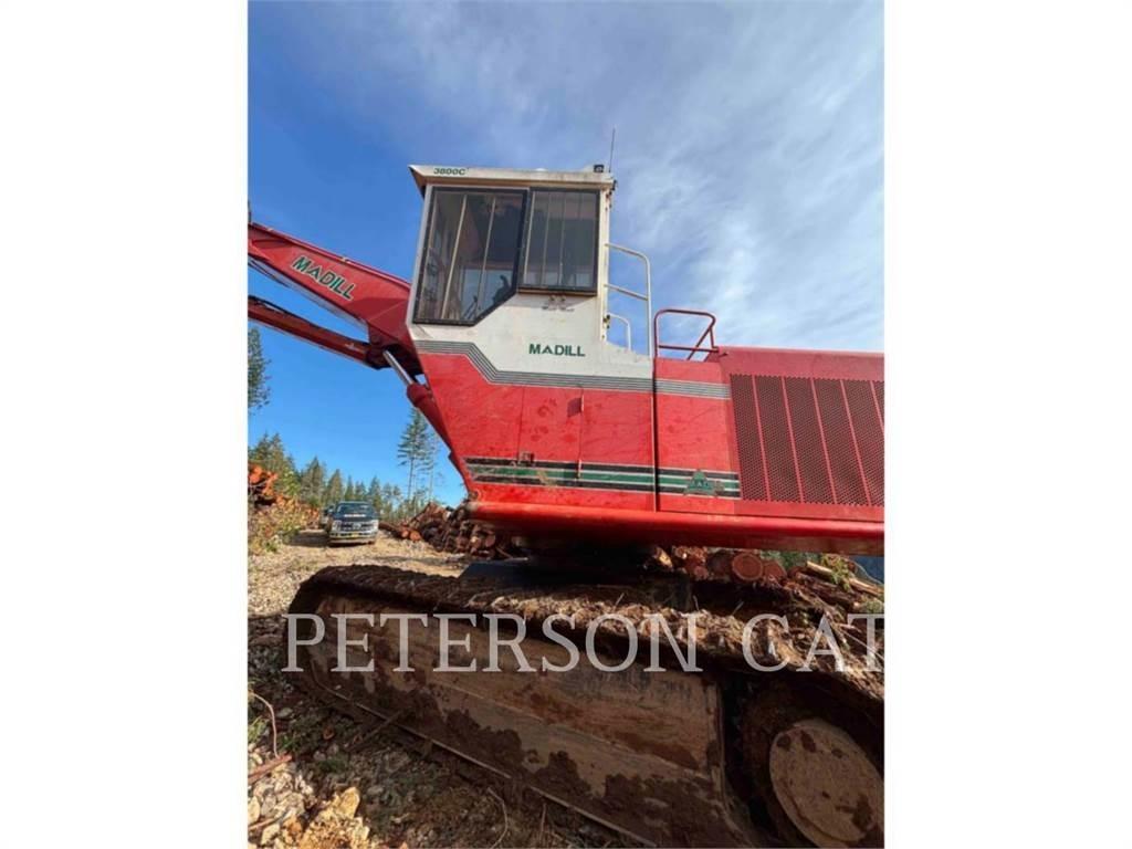 Madill 3800C Traktor med skogsutstyr