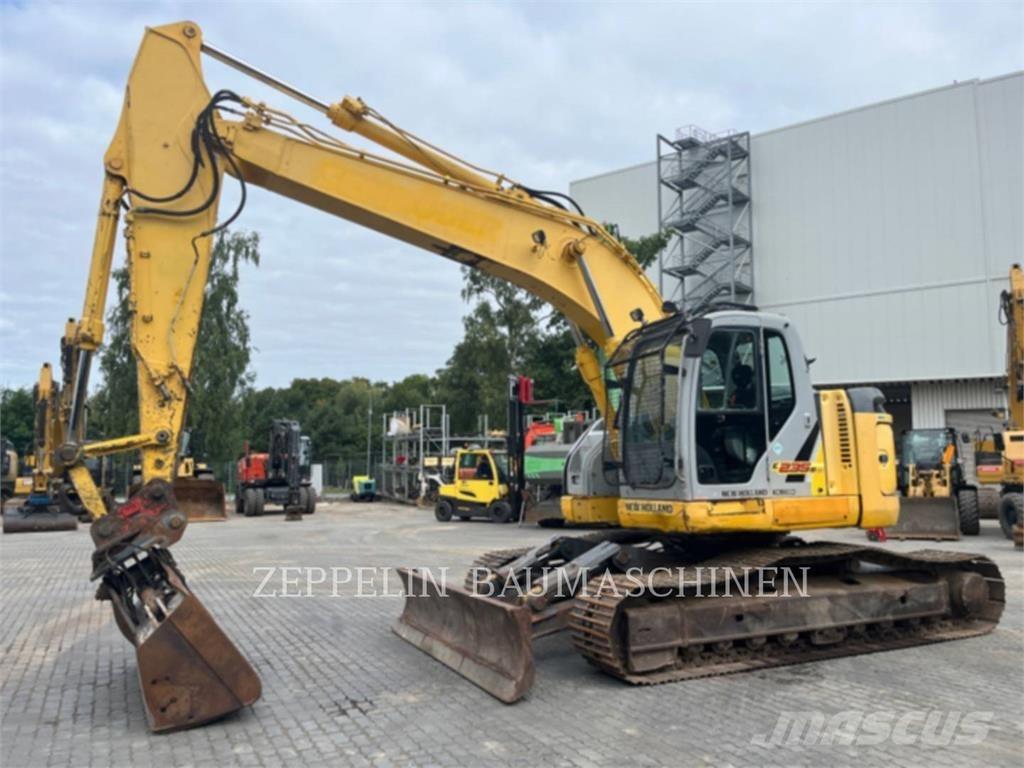 New Holland E235 Beltegraver