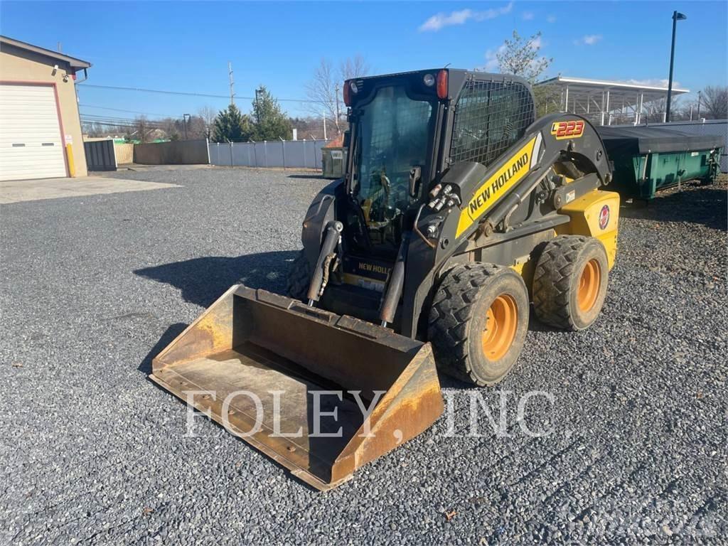 New Holland L223 Kompaktlastere