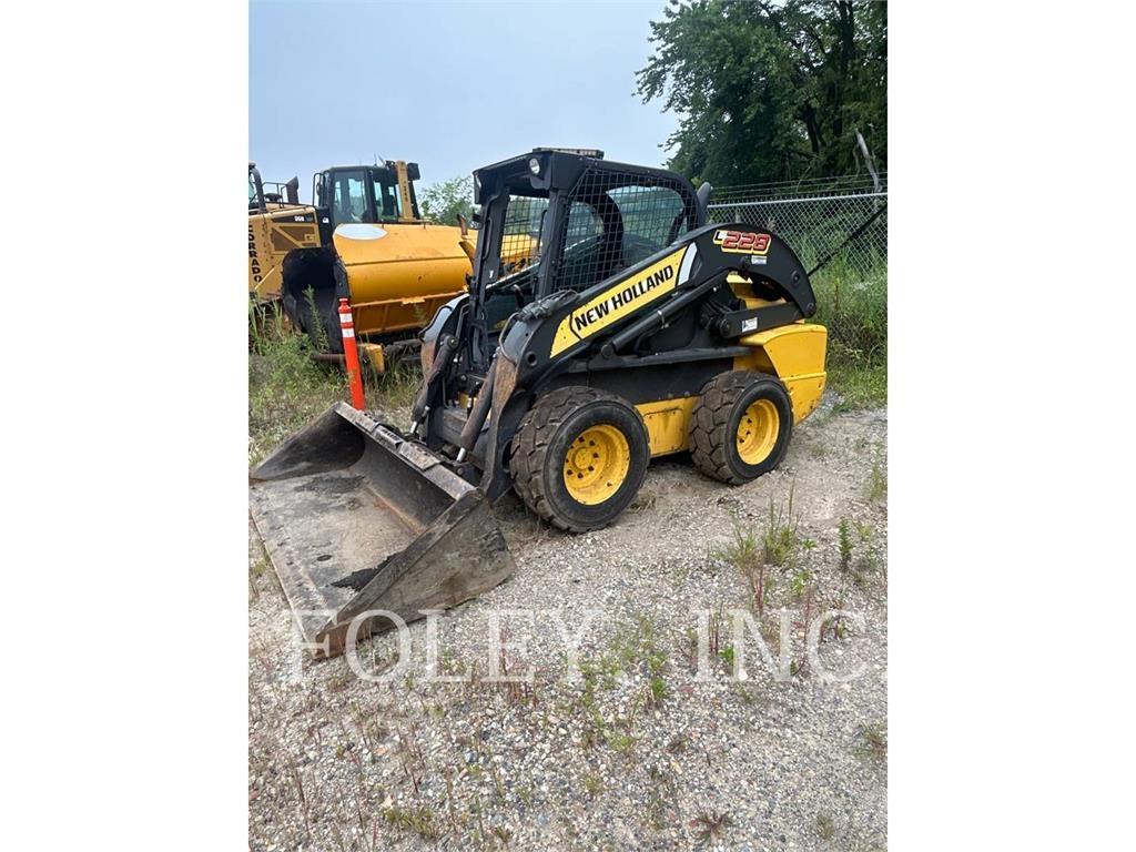 New Holland L228 Kompaktlastere