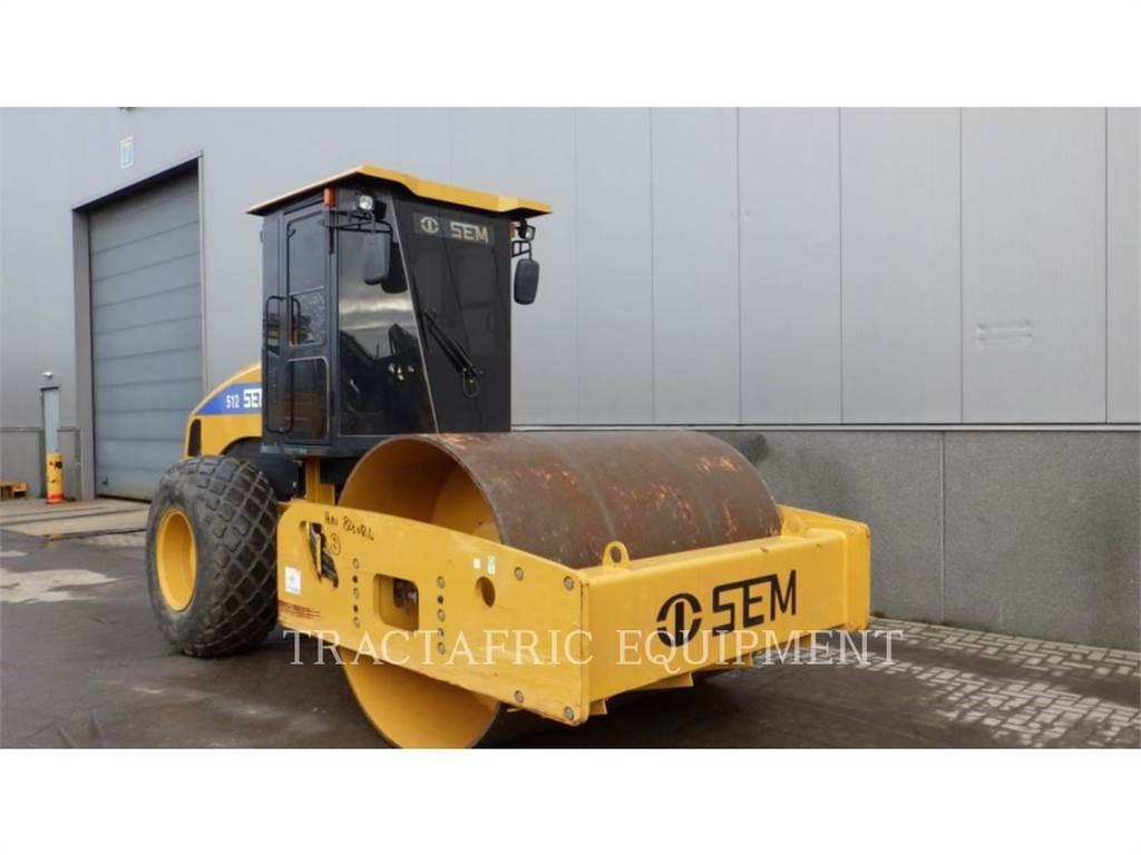 SEM MACHINERY SEM512 Hjullaster til komprimering