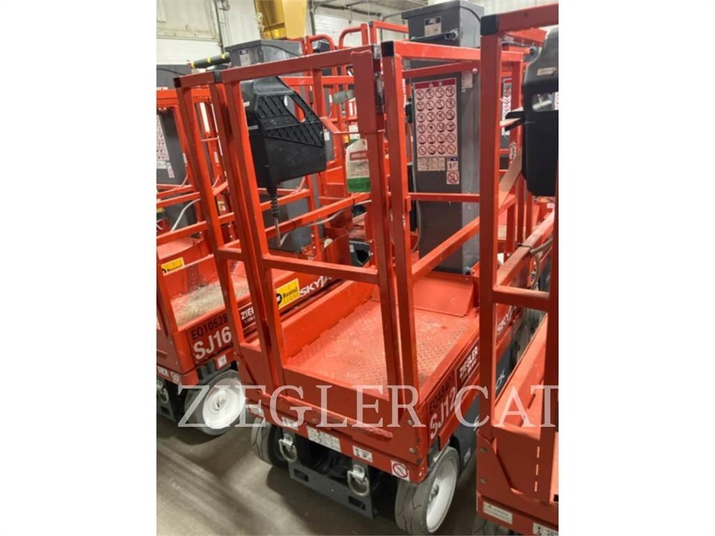 Skyjack SJ12 Sakselifter