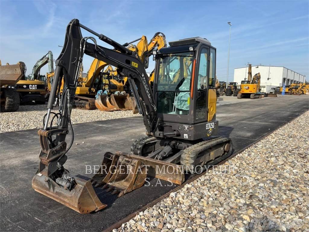 Volvo ECR25D Beltegraver