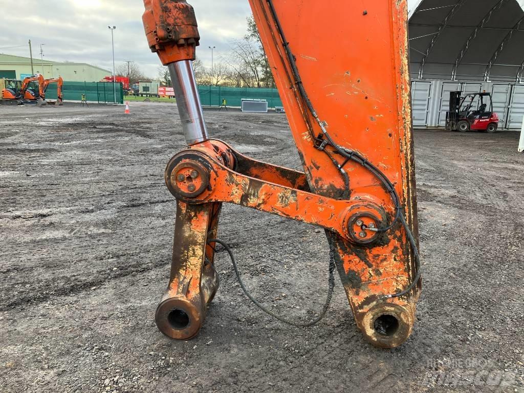Hitachi ZX670LCH-5B Beltegraver