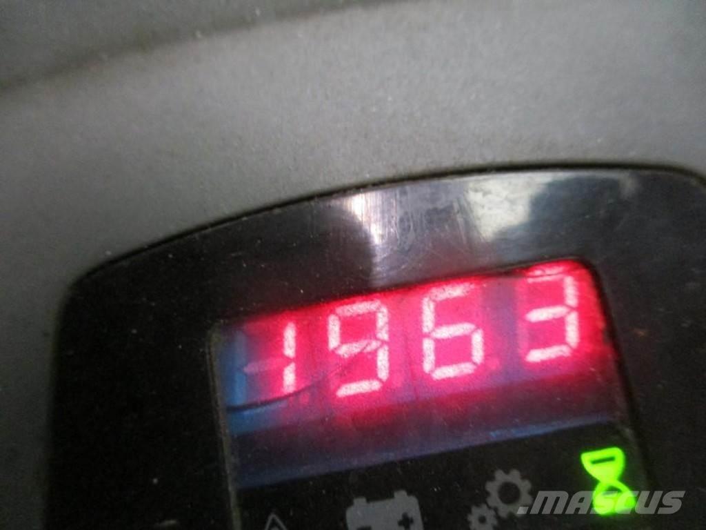 Toyota LPE 200 Lavtløftende truck med platform