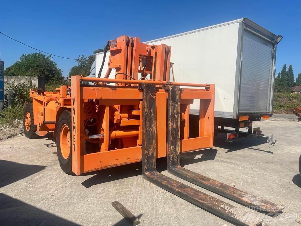 Valmet TD2212 Diesel Trucker