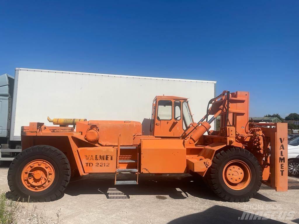 Valmet TD2212 Diesel Trucker