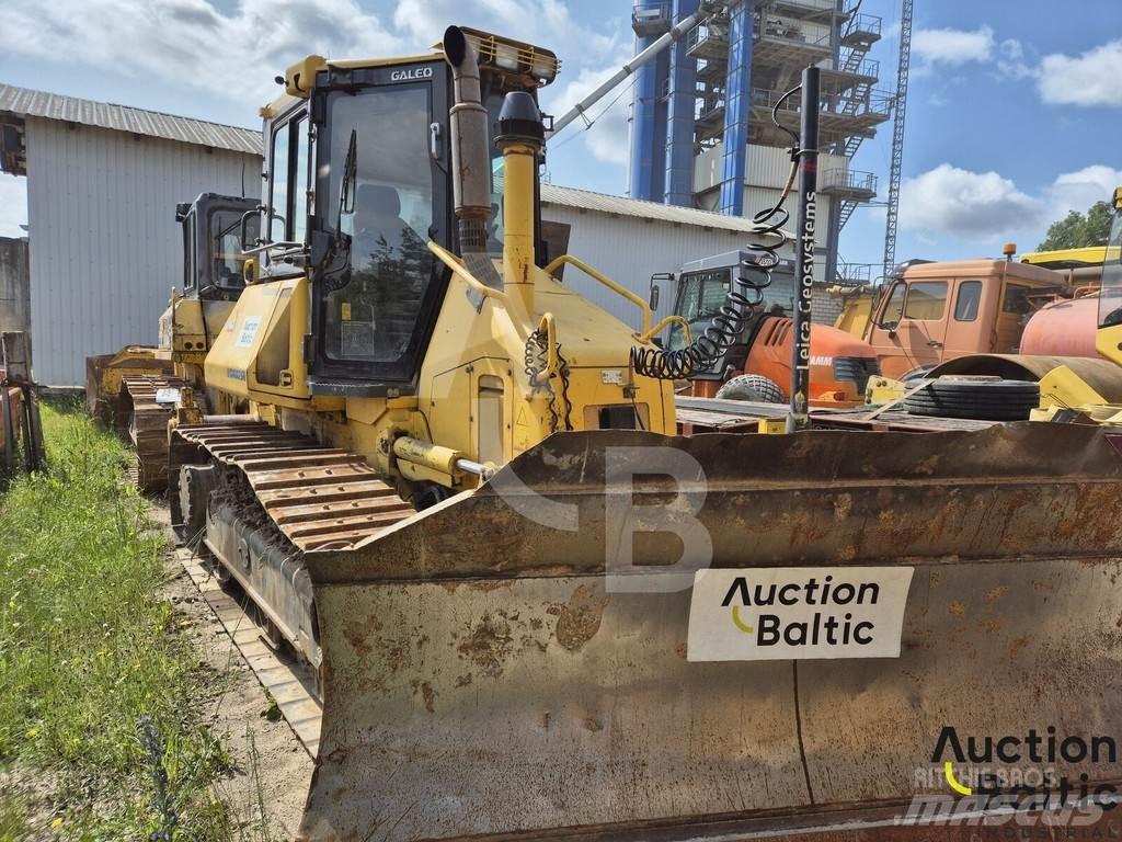 Komatsu D51EX-22 Dozere Beltegående