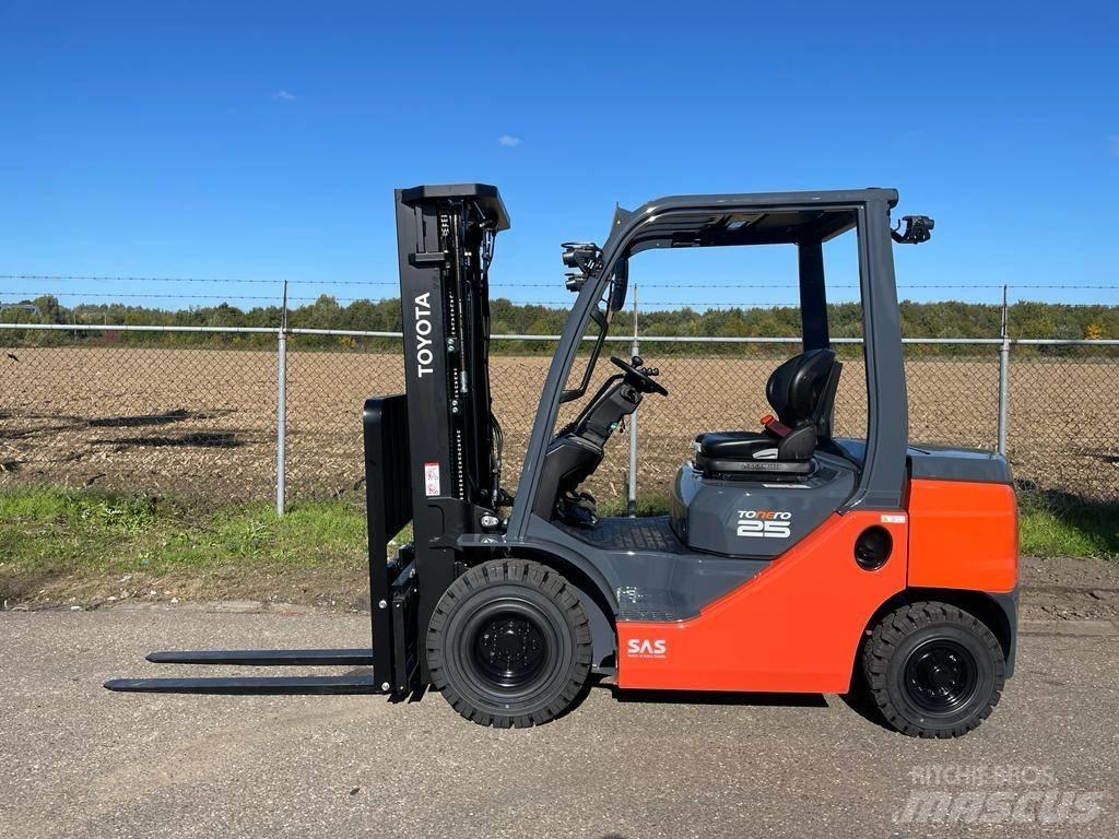 Toyota 8 FD F 25 Diesel Trucker