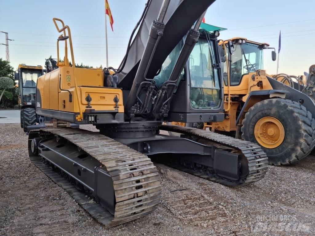 Volvo EC 240 C Beltegraver