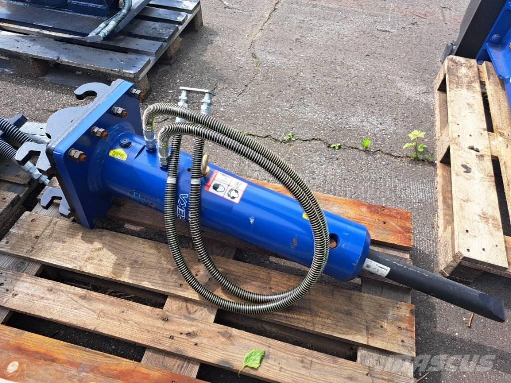 Daemo E40 with CW05 Hydrauliske hammere