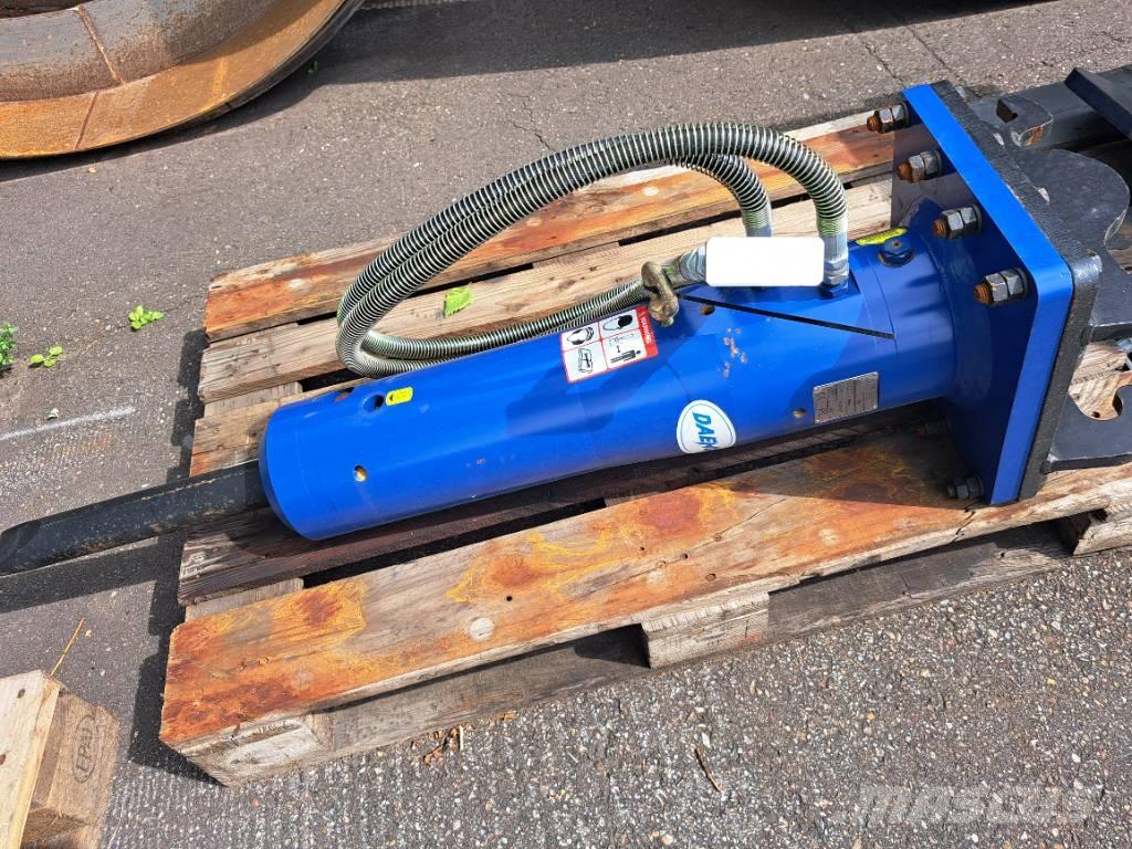 Daemo E40 with CW05 Hydrauliske hammere
