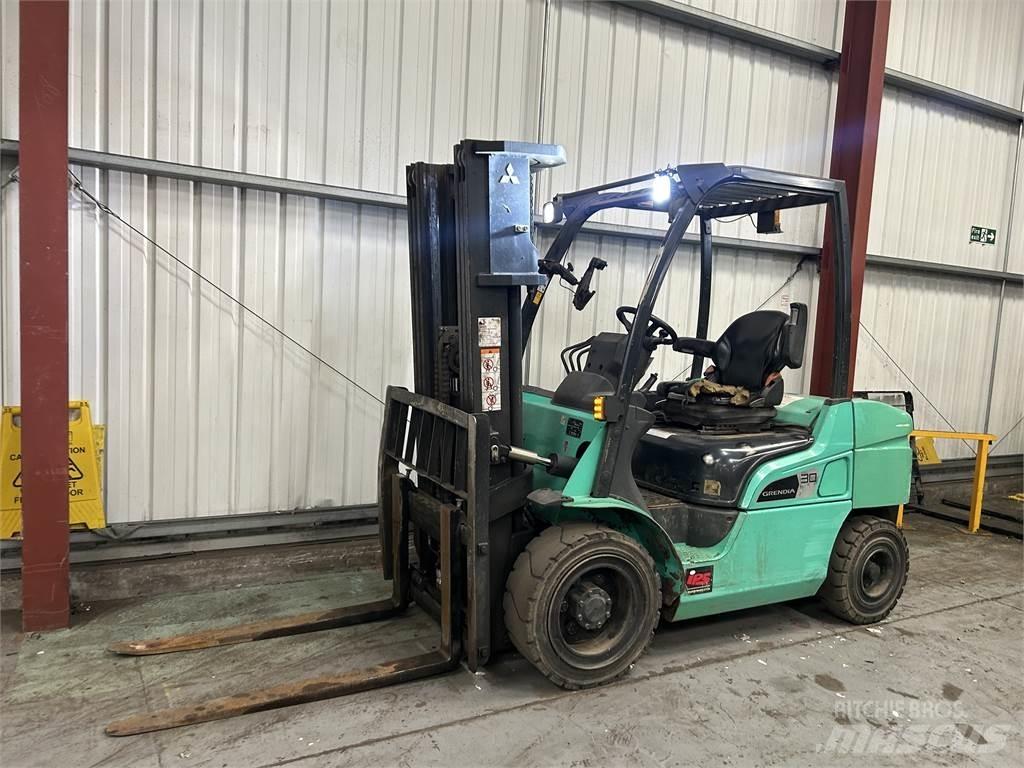 Mitsubishi FD30NT Diesel Trucker