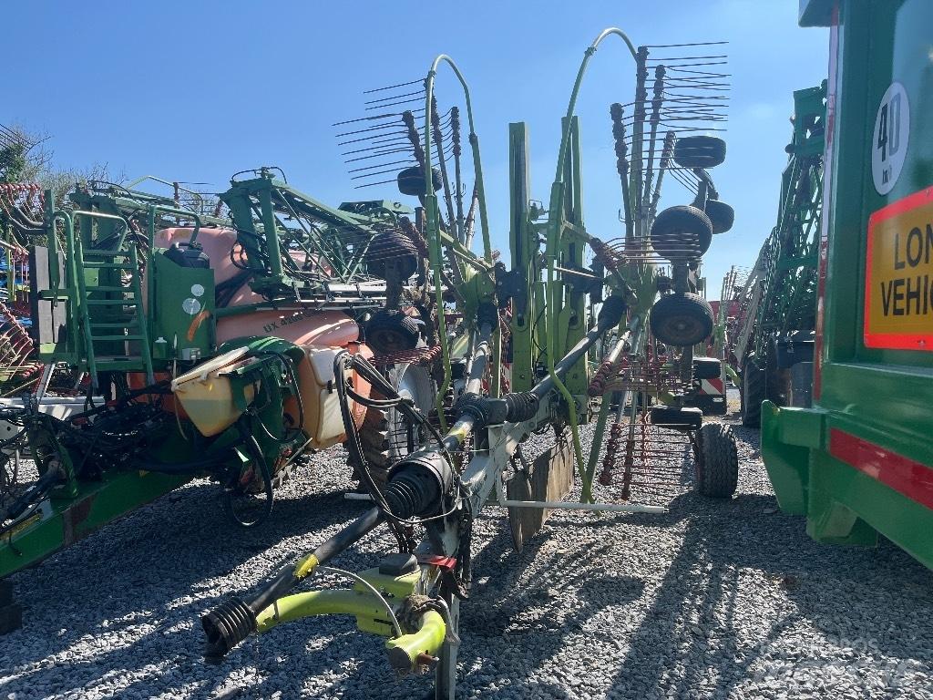 CLAAS Liner 2800 Raker og høyvendere