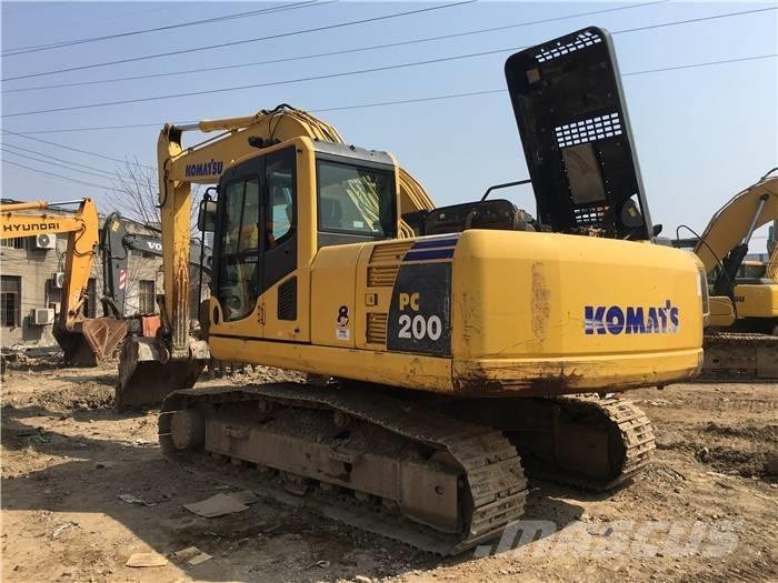 Komatsu PC 200-8 Beltegraver