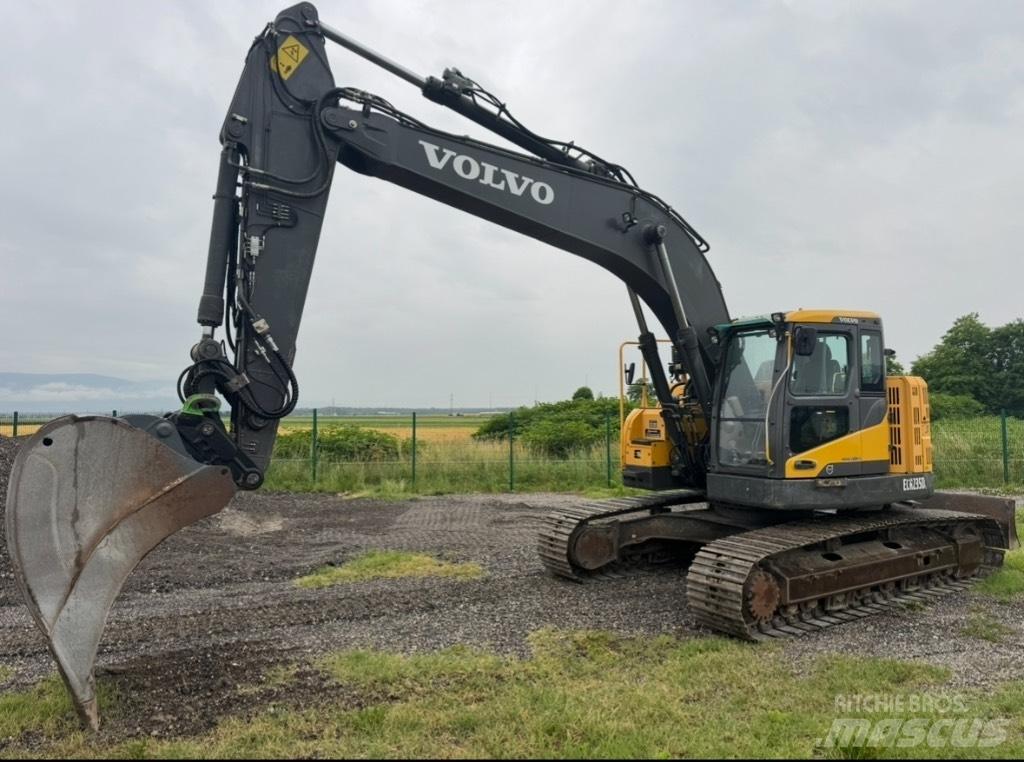 Volvo ECR235DL Beltegraver
