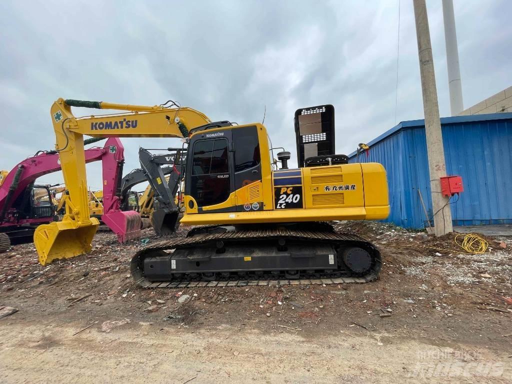 Komatsu PC 240 Beltegraver