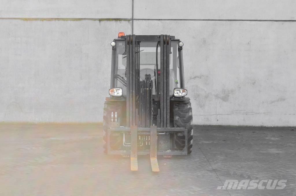 Manitou MC 25-4 Diesel Trucker