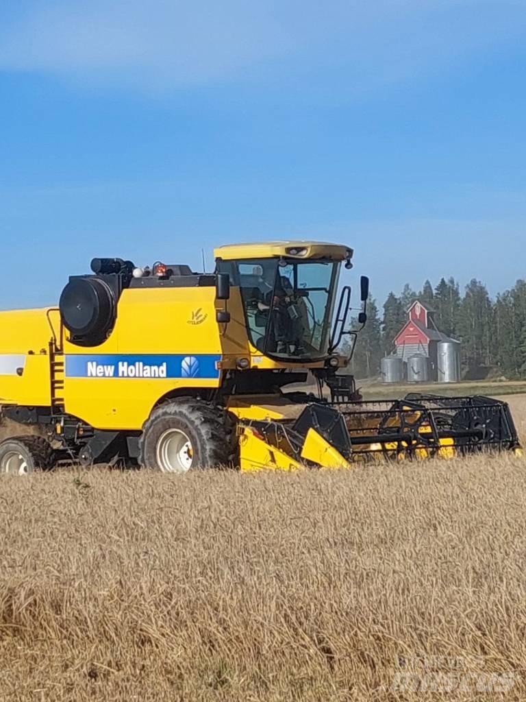New Holland TC 5050 Skurtreskere