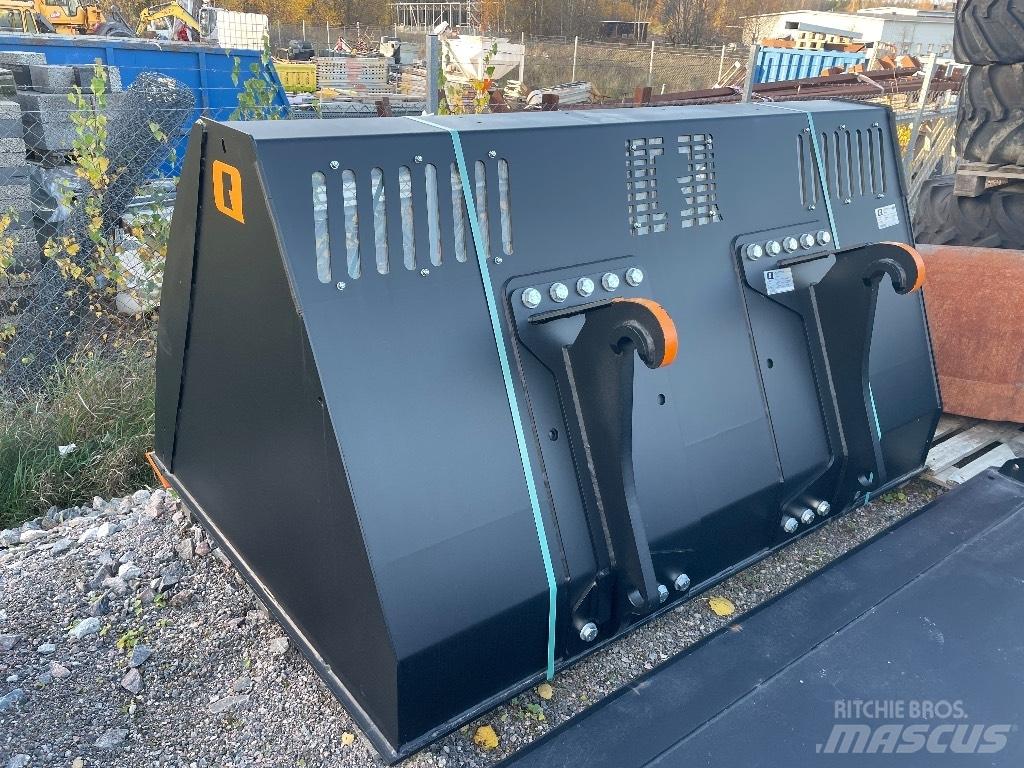 Quicke 245 VXL Frontlaster ektrautstyr