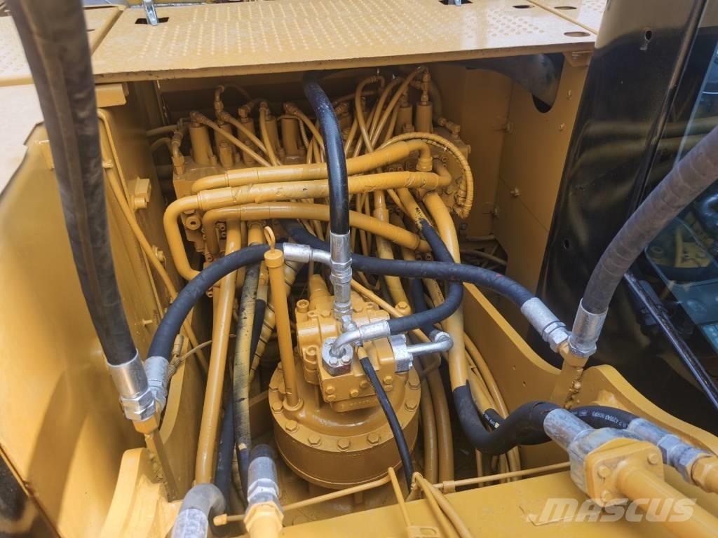 CAT 320 D2 Beltegraver