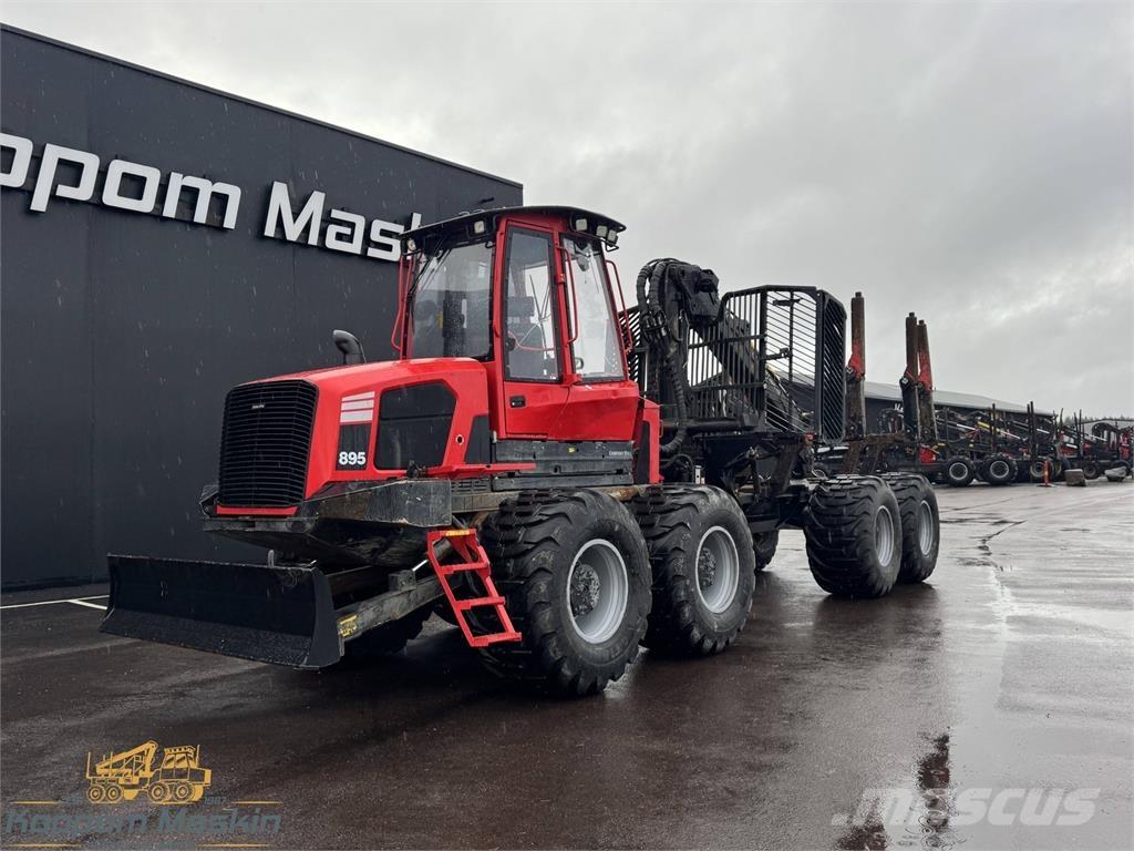 Komatsu 895 Lassbærere