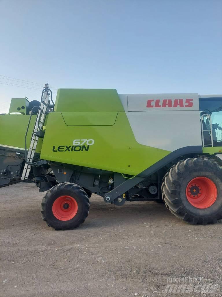 CLAAS Lexion 670 Skurtreskere