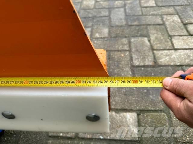  Sneeuwschuif lfn 30 Snøploger- og skjær