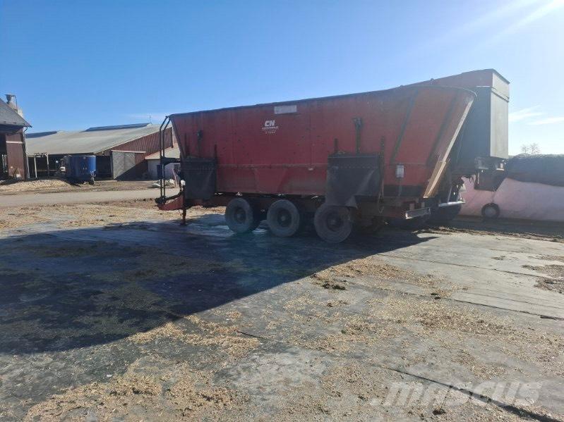 JF FEEDER VM 38 Fôrutlegger