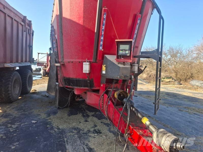 JF FEEDER VM 38 Fôrutlegger