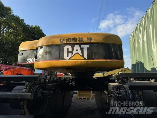 CAT 320 C Amfibiske Gravemaskiner