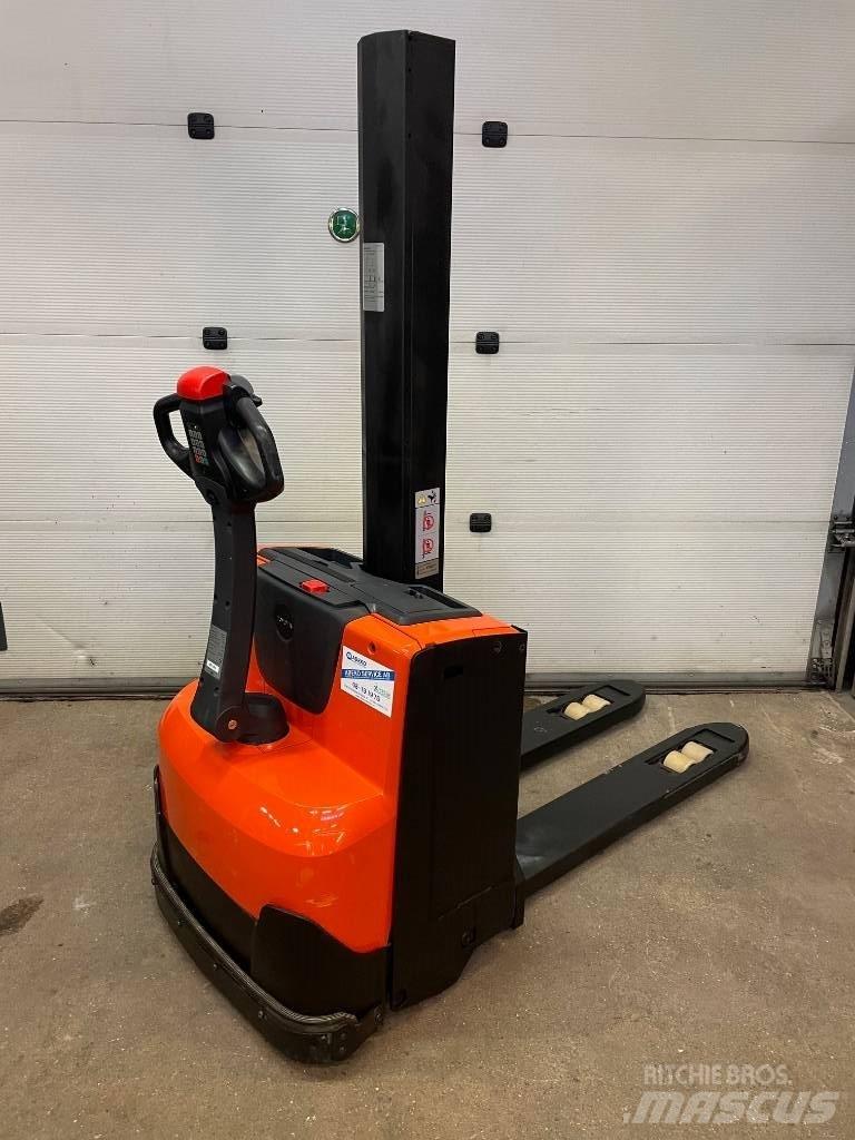BT Toyota SWE080L Ledestablere