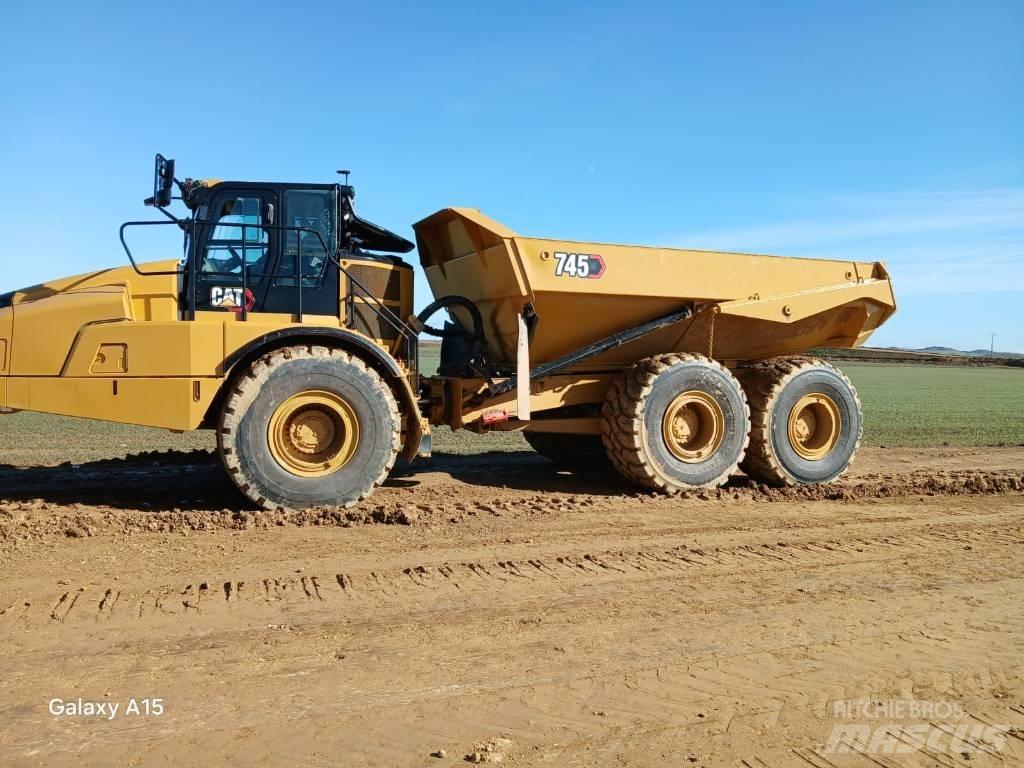 CAT 745 Rammestyrte Dumpere