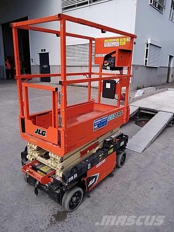 JLG ES 1330 L Sakselifter