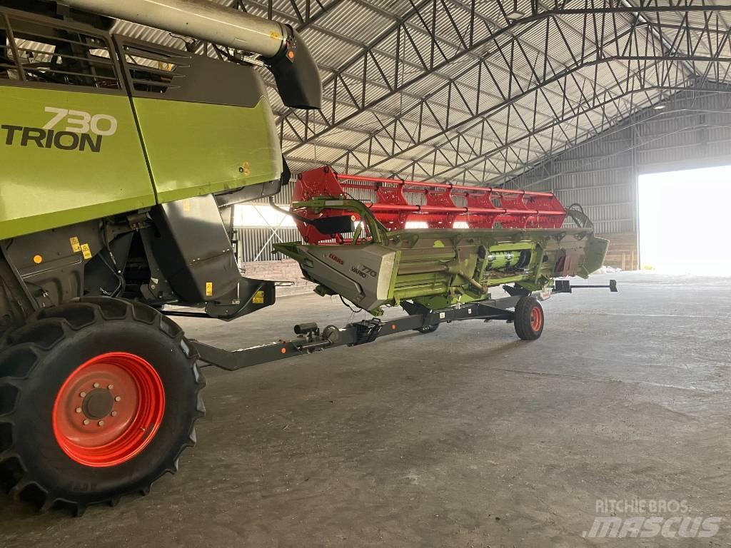 CLAAS Trion 730 Skurtreskere
