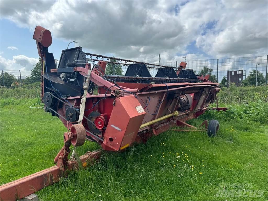 Case IH 1680 Axial Skurtreskere