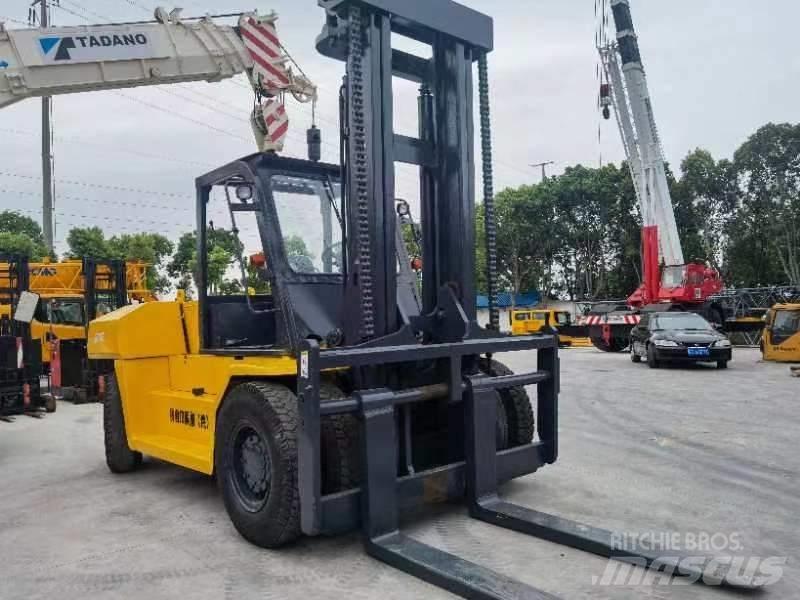 Komatsu FD 160 Diesel Trucker
