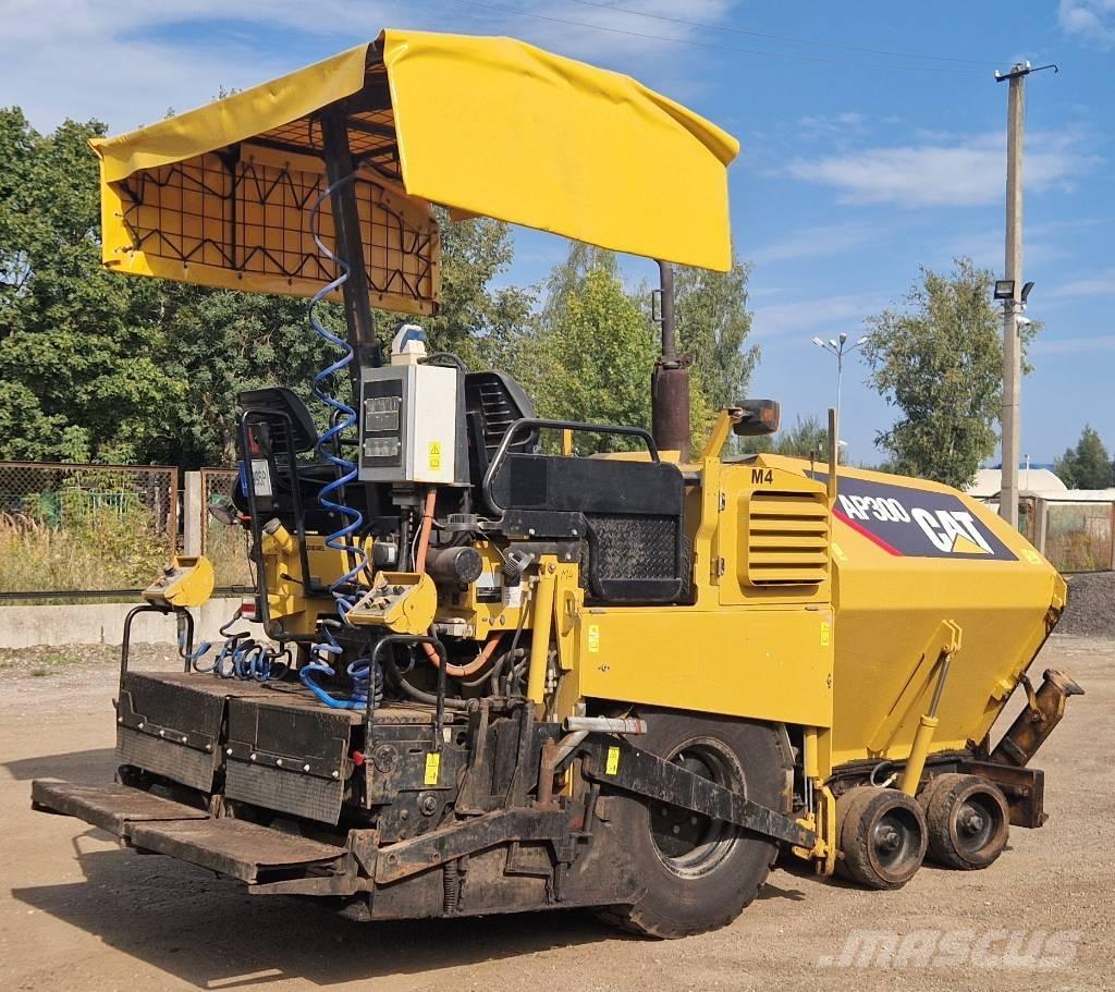 CAT AP300 Asfaltutleggere