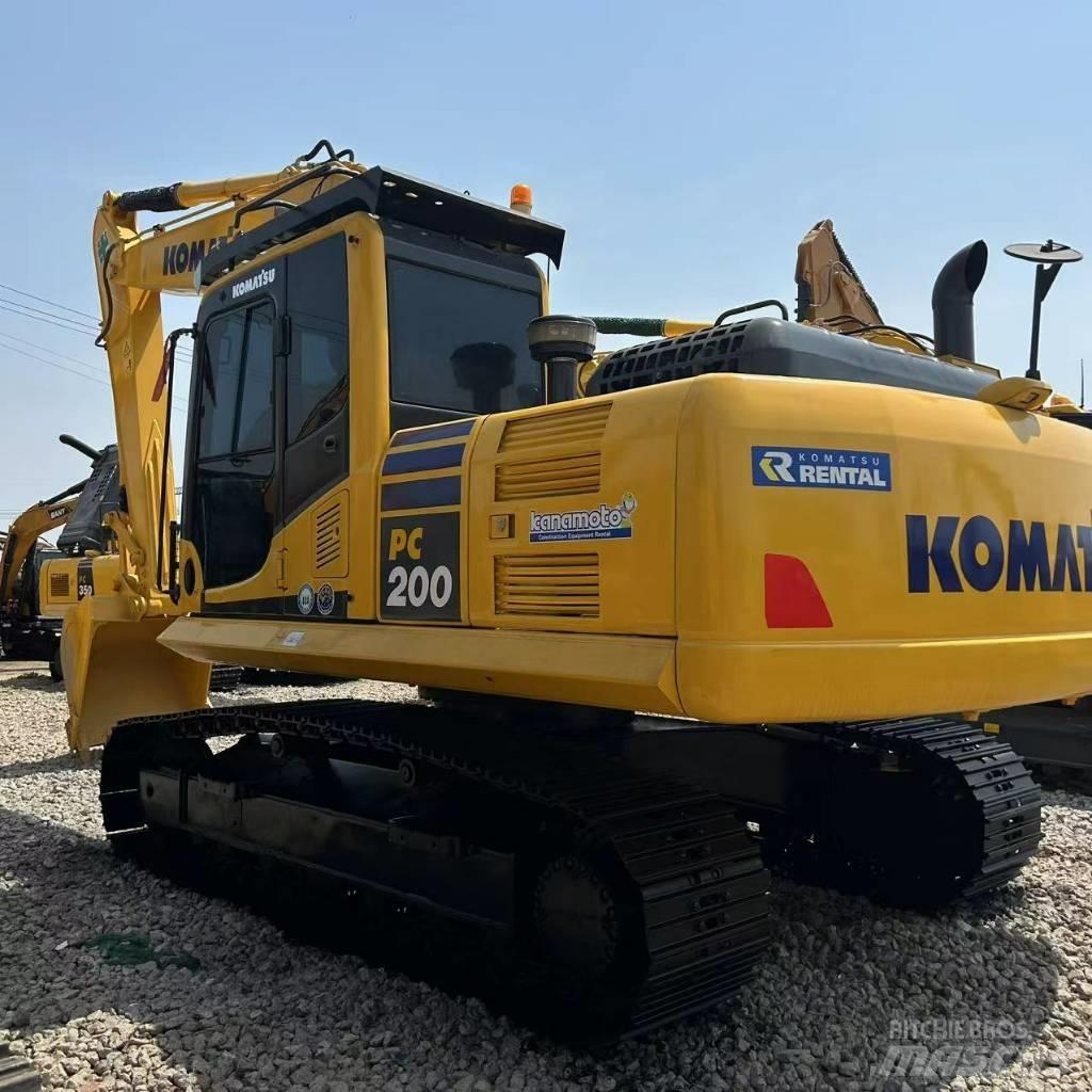 Komatsu PC 200-8 Beltegraver