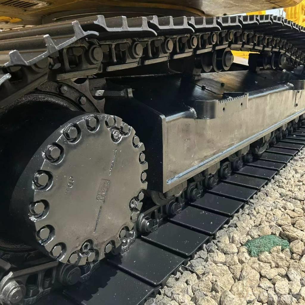 Komatsu PC 200-8 Beltegraver