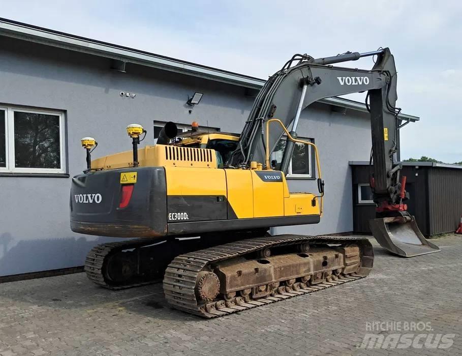 Volvo EC 300 D L Beltegraver