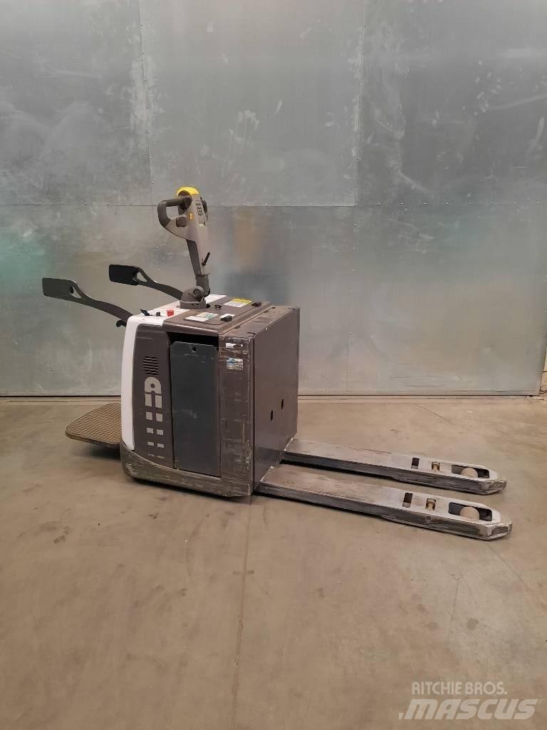 UniCarriers PMR200P Lavtløftende truck med platform
