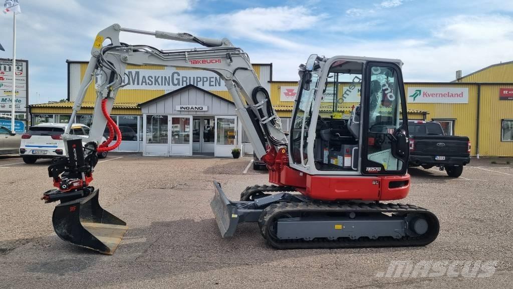 Takeuchi TB 257 FR Minigravere <7t