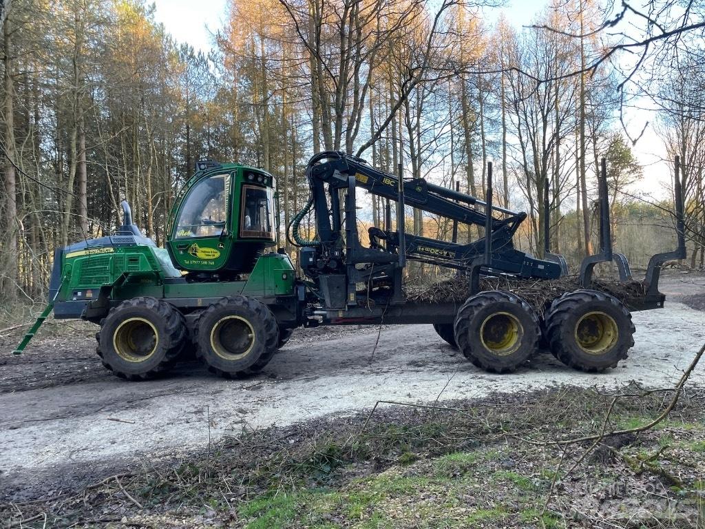 John Deere 1110G Lassbærere