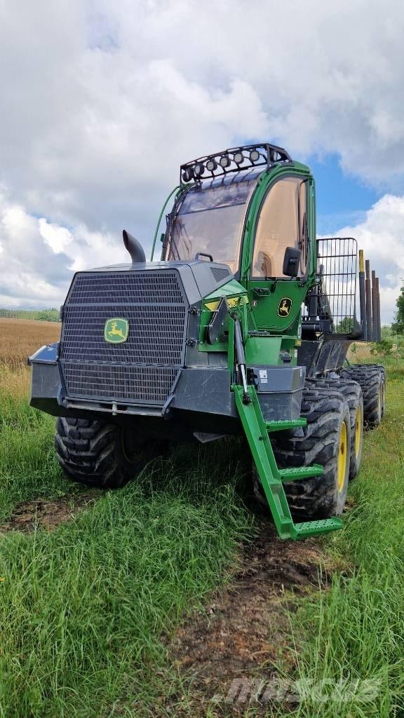 John Deere 1010G Lassbærere