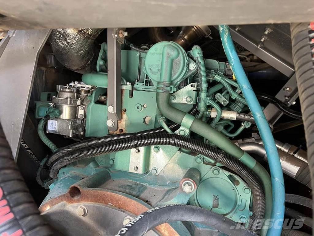Volvo P 6870D Asfaltutleggere