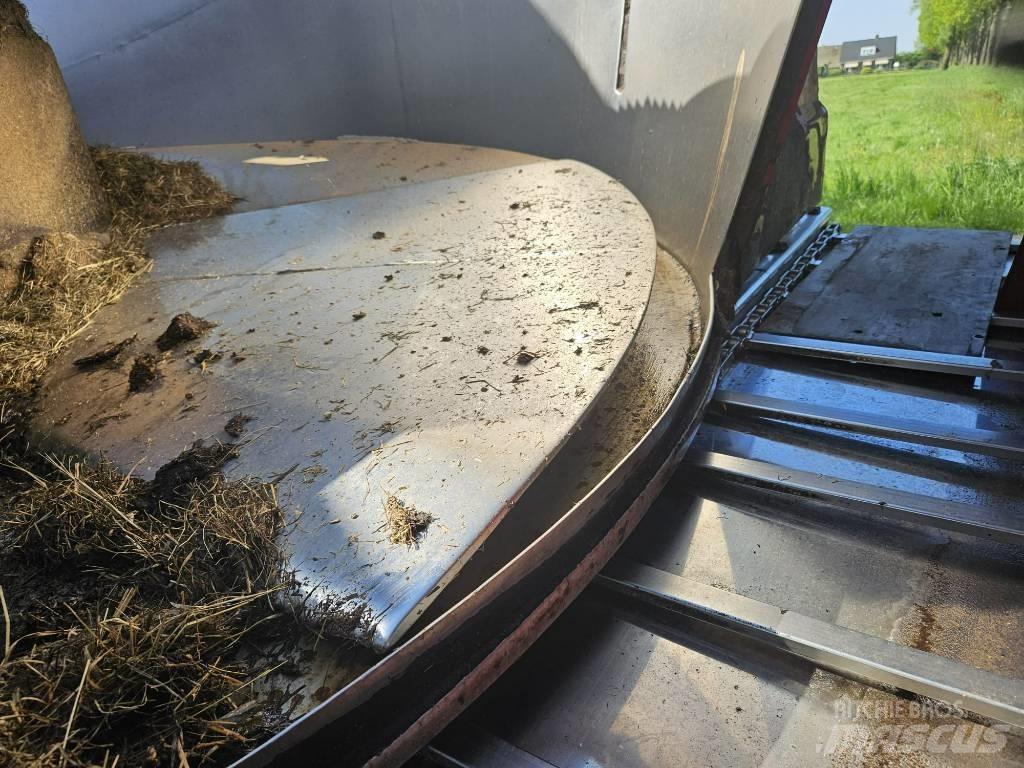 AGM Feedstar 170 Fôrutlegger