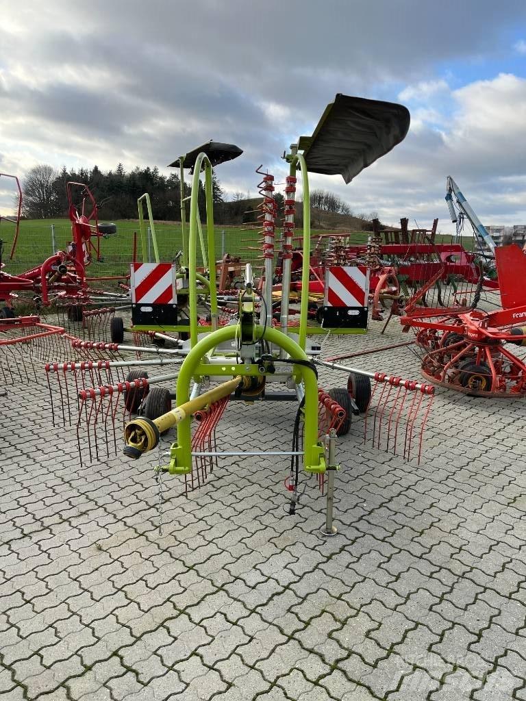 CLAAS Liner 450 Raker og høyvendere