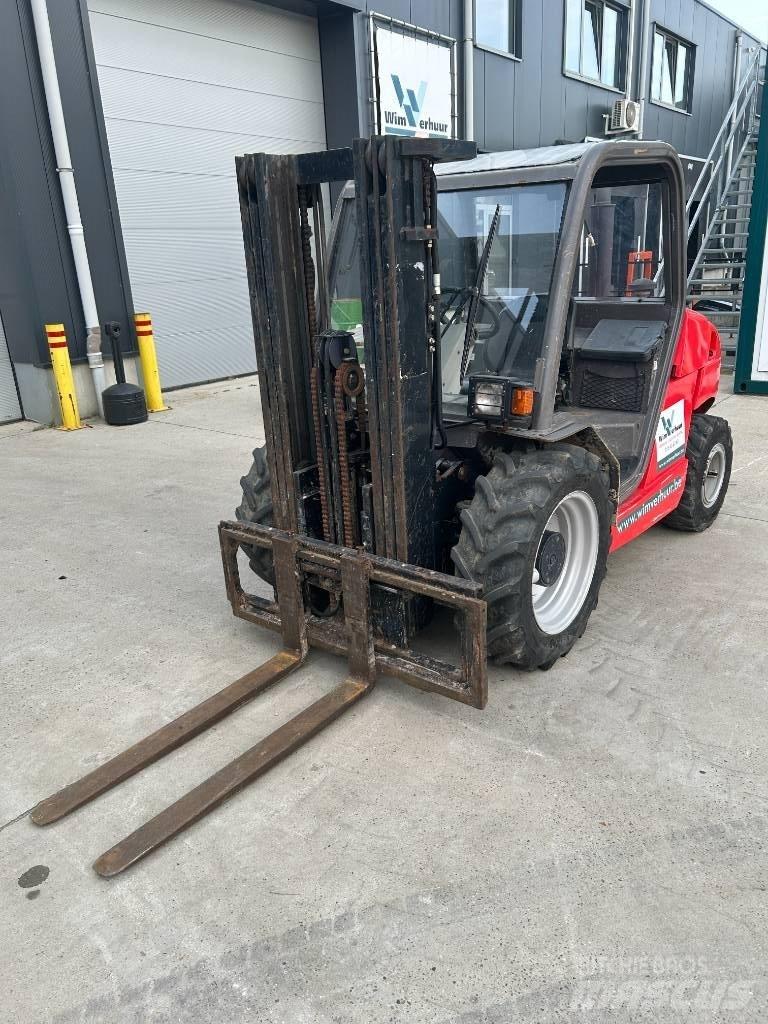 Manitou MH 25.4 Terrenggående gaffeltruck